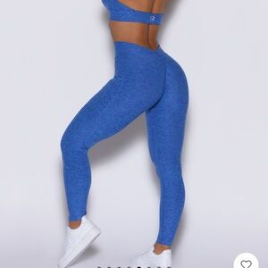 Bombshell V back leggings